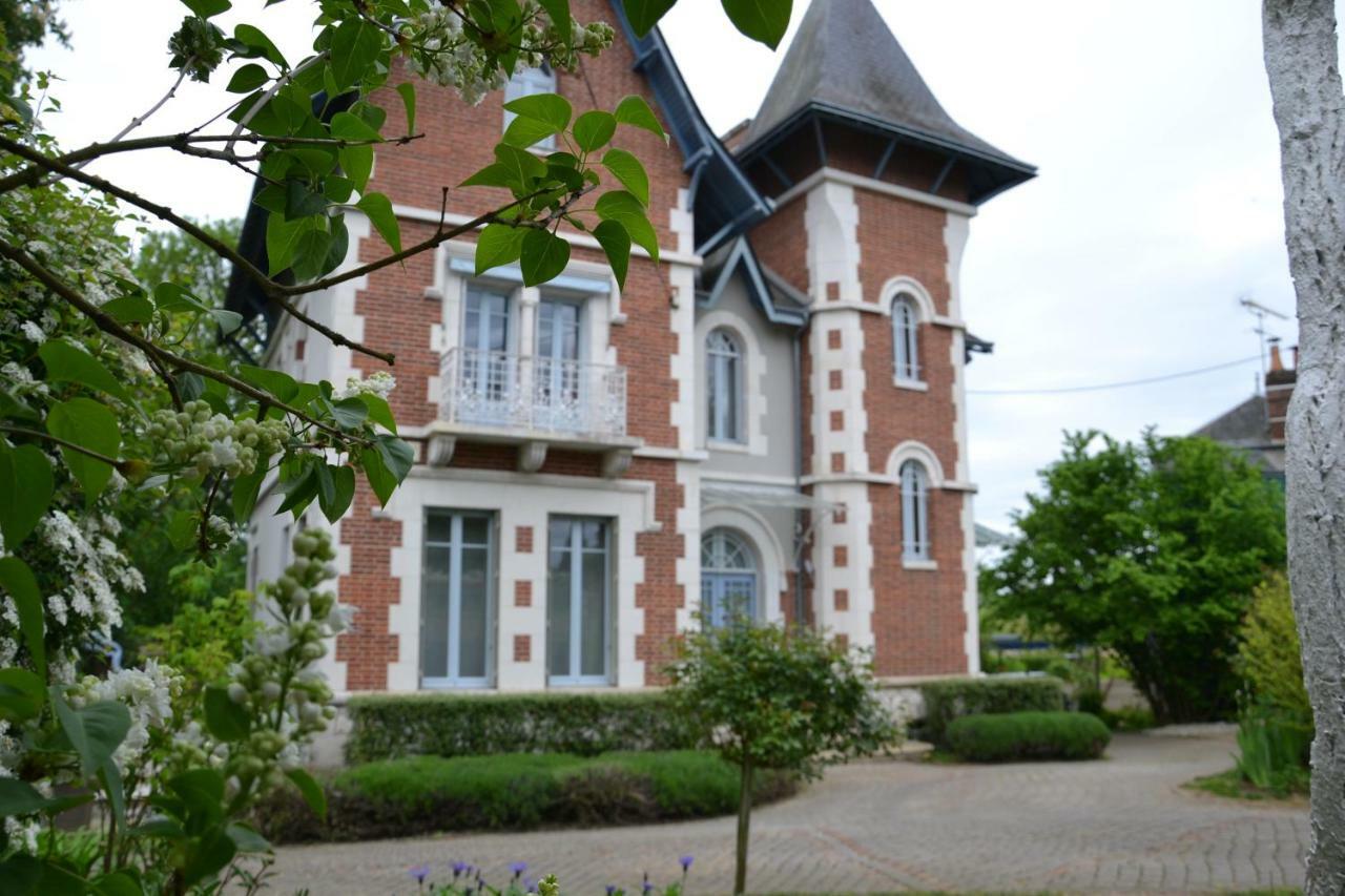 Les Dameraudes Gien Exterior photo