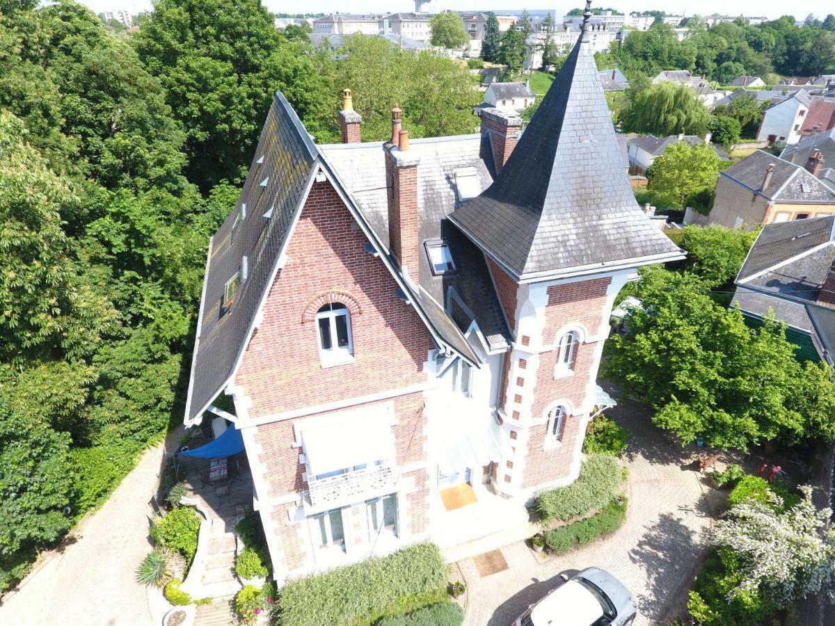 Les Dameraudes Gien Exterior photo